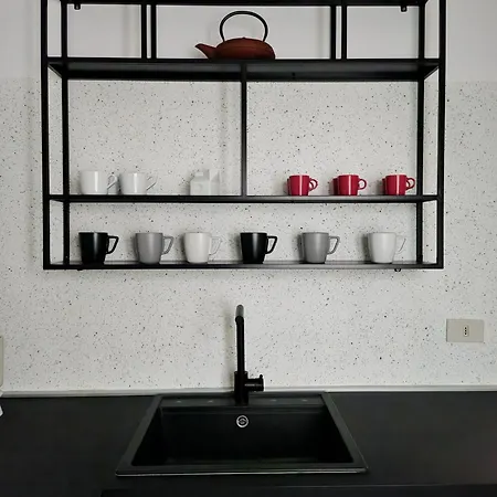 特斯塔多罗公寓 *